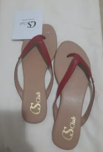 Vende-se uma sandália da Carmen steffens