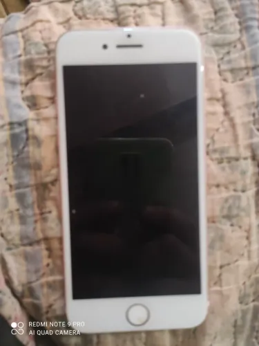 iPhone 7 normal funcionando perfeitamente.