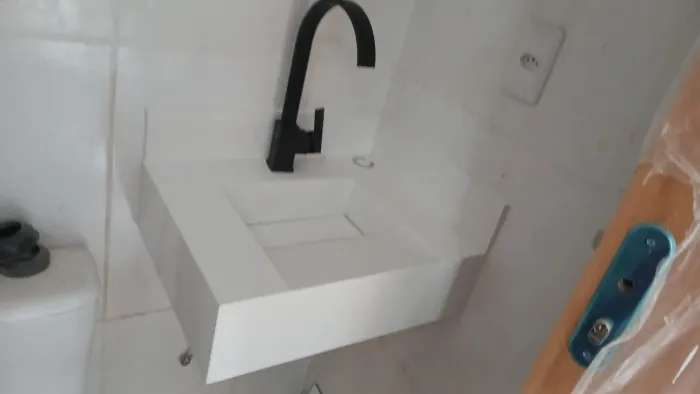 Pias de banheiro em porcelanato 
