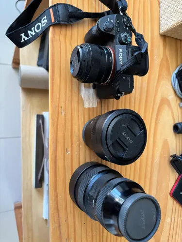 Sony Alpha 7III - Usada + Lente Sony 85mm + Lente Sigma Art 15-24mm