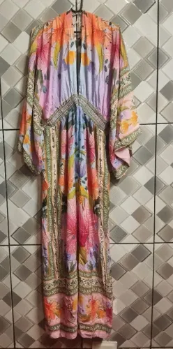 roupas de marca Farm e Lore