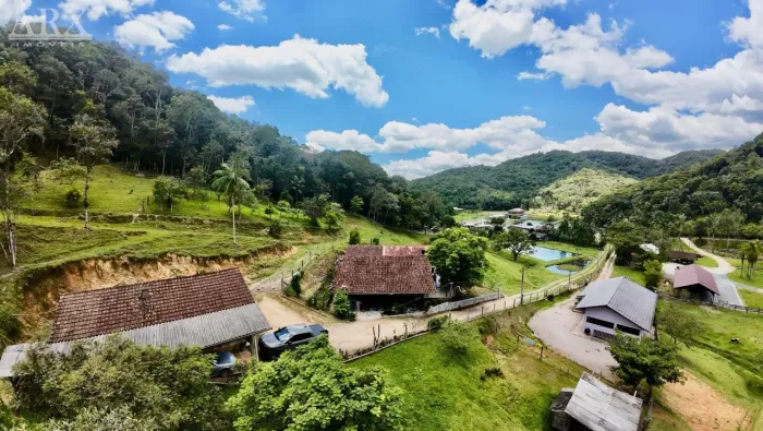 Vende-se Sítio no Gaspar Alto  Ideal para Moradia ou Lazer!