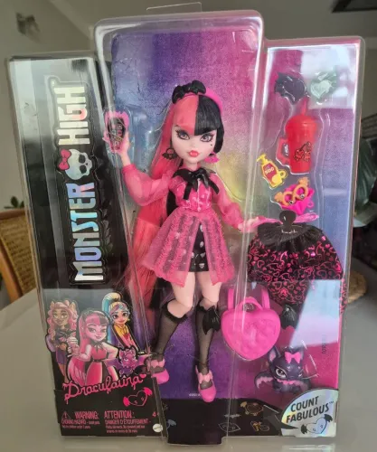 Lote Draculaura Básicas lacradas (g3) básica e Core Refresh - Monster High