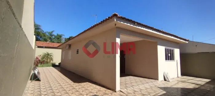 Casa para aluguel com 143 m² de área construída, 3 quartos e 05 vagas de garagem no bairro