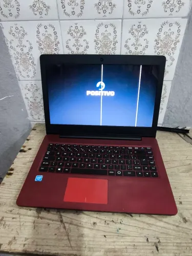 Notebook positivo sem sistema 100 carregador funcionando pra reparo ou retirar peças 