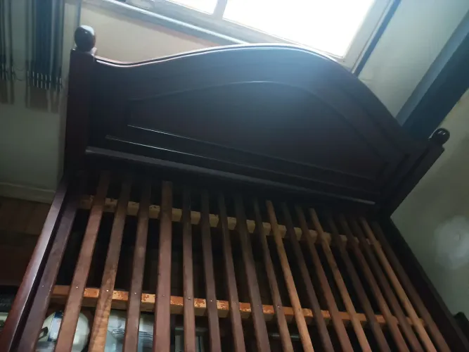 Cama de casal com 4 gavetas madeira de lei