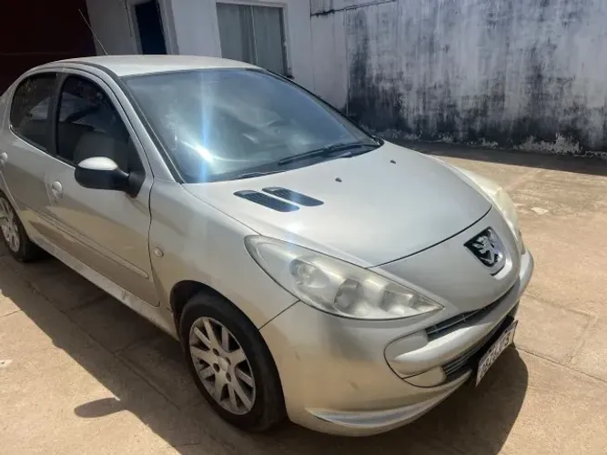 Peugeot 207 Sedan Passion XR 1.4 Flex 8V 4P 2013