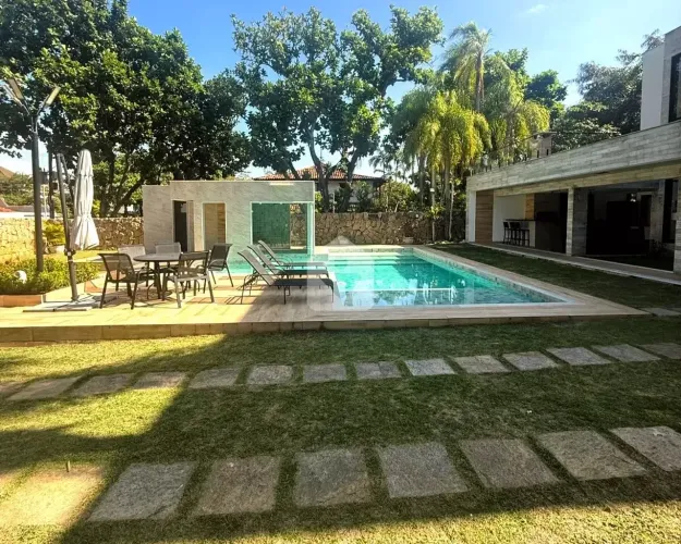 Linda casa a venda com 674 m² no condomínio Novo Leblon - Barra da Tijuca / RJ
