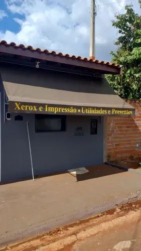 Toldo retrátil grande