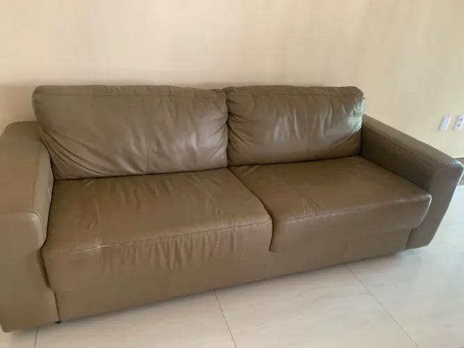 Sofá de couro 4 lugares