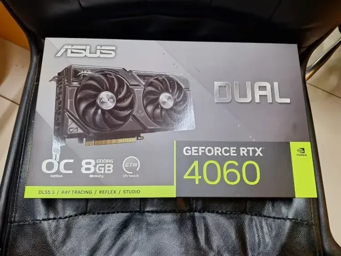 Placa de vídeo RTX 4060 8GB ASUS Dual OC Edition