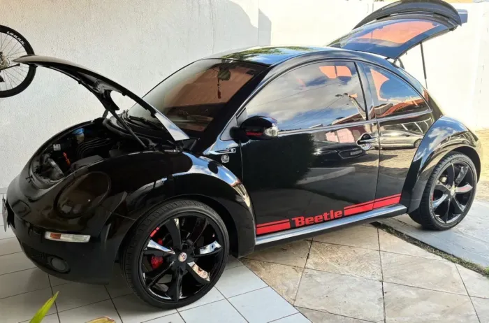 Volkswagen New Beetle 2.0 MI Mec./aut. 2010