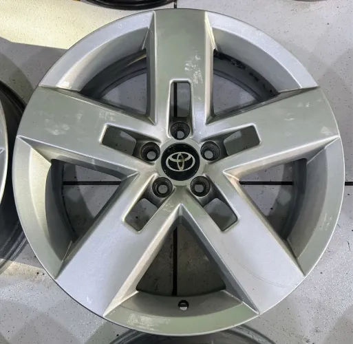 Jg Roda Aro 18 Tala6 5x100 Strong , Semi novo