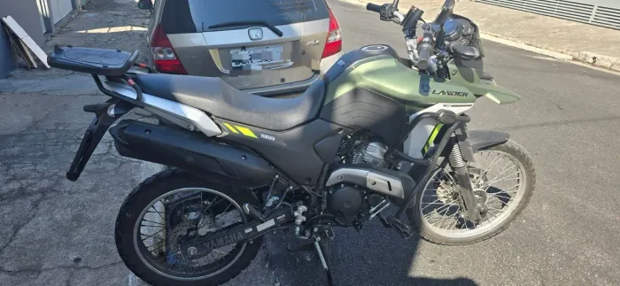 Yamaha XTZ 250 LANDER ABS 2024/2025 - Impecável + Acessórios