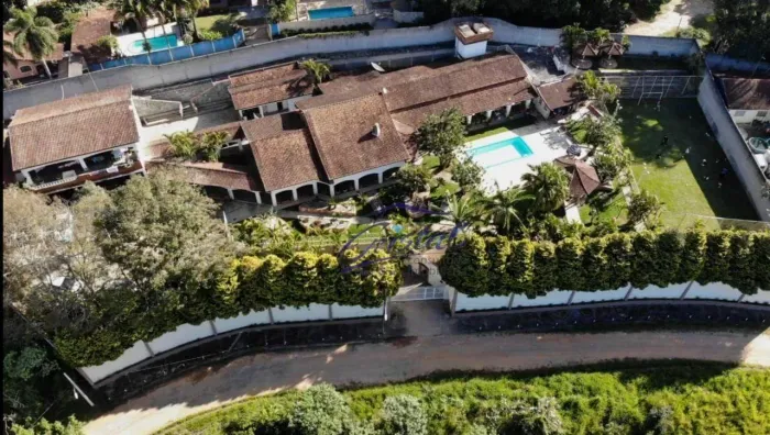 Chácara Porteira Fechada em Caucaia do Alto!
