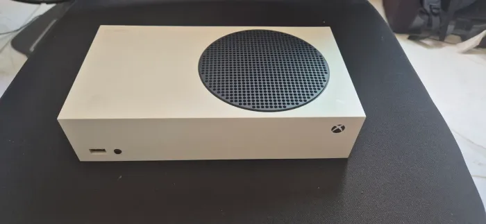 Xbox Series S - 2 Joysticks