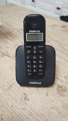 2 Telefone fixo usado só o aparelho, sem a fonte, bem conservado