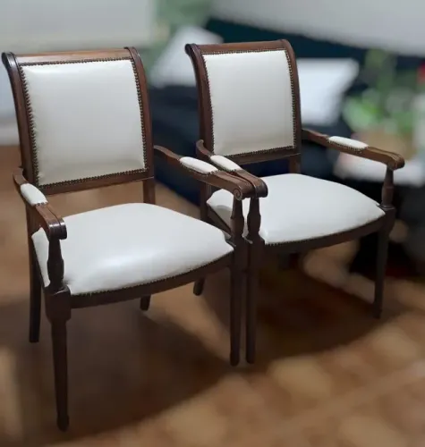 Par de Poltronas Estilo Luis XVI Perfeitas