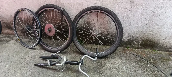 Três rodas aro 26 com raio grosso
