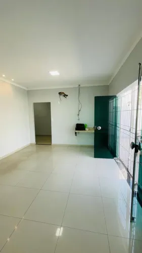 Prédio Comercial c/ 9 Salas no Porcelanato e Luminárias em Led no Vieralves