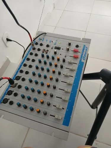Mesa 8 canais tudo Ok 400 reias