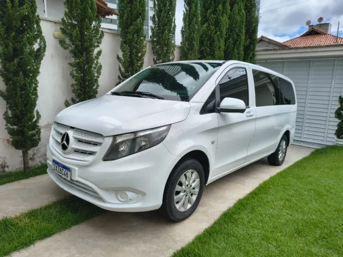 Mercedes-Benz Vito Tourer 119 Luxo 2.0 Flex 8lug. Mec. 2016