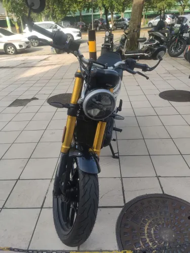 Triumph Speed 400cc