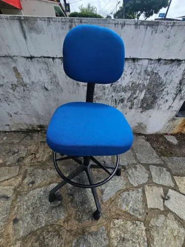 Cadeira caixa alta