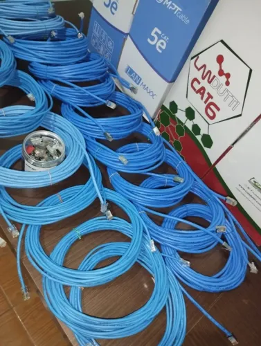 Cabo de rede ethernet CAT6 e CAT5e para computadores e similares