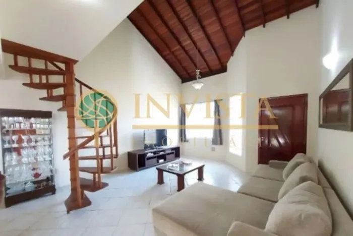 Casa Comercial para locação em Coqueiros.
