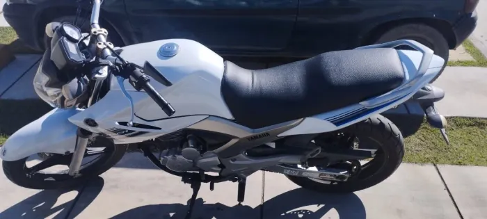 FAZER 250 CILINDRADA