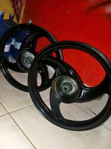 Vendo ou troco rodão por rodas raiada Titan 124 e 150