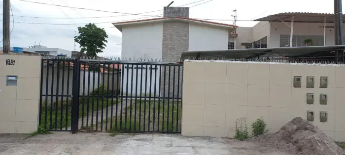 Casa em Condomínio Privê com 2 Quartos Jardim atlântico .