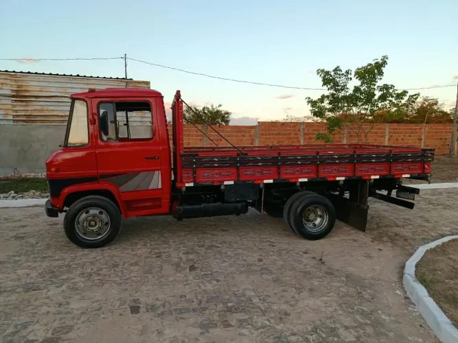 Mercedes 608
