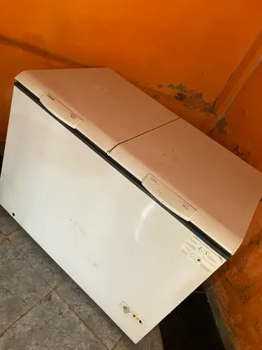Vende freezer duas portas 