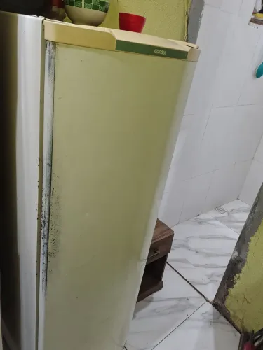 Geladeira Consul pequena
