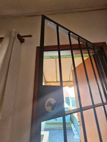 Portão de ferro para porta