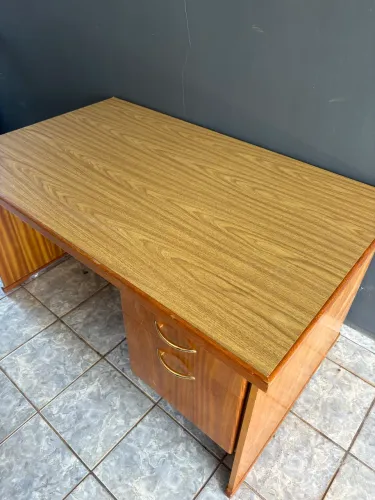 Mesa escrivaninha de madeira maciça 