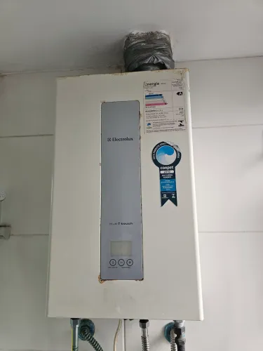 Aquecedor a Gás Electrolux 24 Litros (GN) - Funcionando