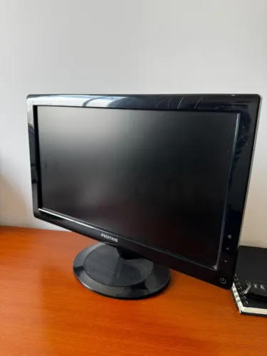 Monitor Positivo LCD 18,5" 936SWa-P - VGA/D-SUB - Funcionando Perfeitamente