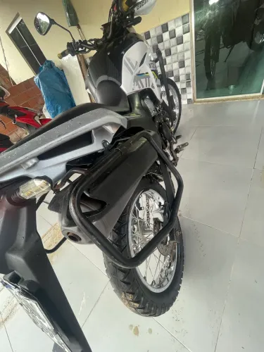 VENDE-SE LANDER