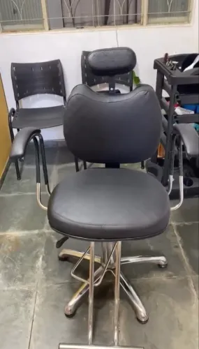Vendo cadeira de barbeiro