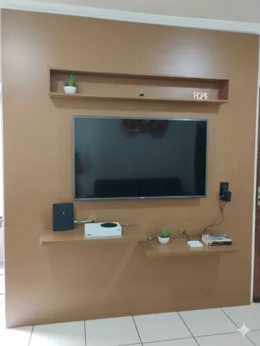 Painel de TV Planejado em MDF - Excelente Estado