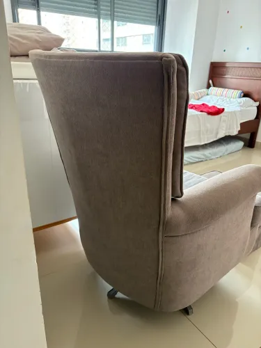 Poltrona amamentação com banquinho 