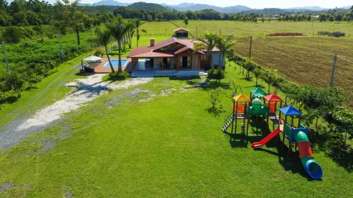 ? Oportunidade Única: Sítio de Luxo Completo com 2 Casas + Área Gourmet e Piscina