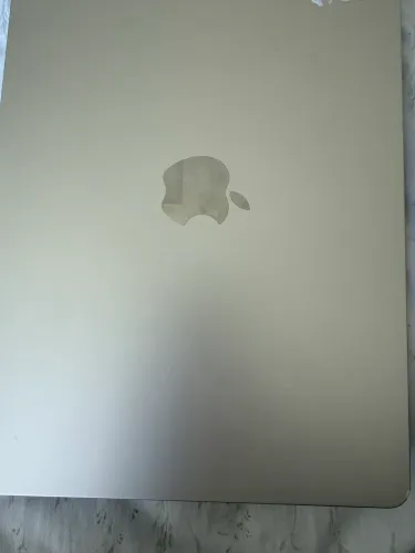 MacBook M2 semi-novo