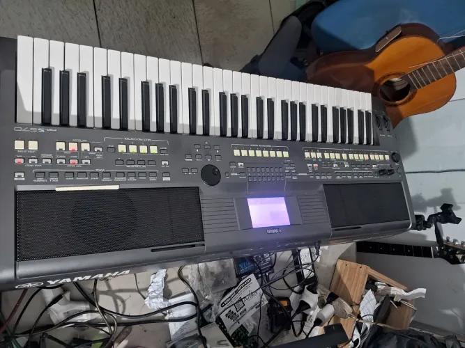 Teclado yamaha psr s670