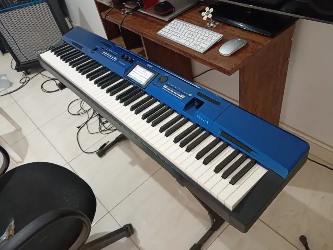 Piano Casio Privia PX 560M 88 teclas pesadas