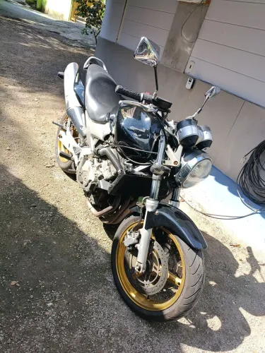 Vendo ou troco cb600 ano 2005 preta