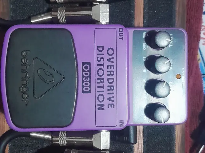 Pedal overdrive distortion